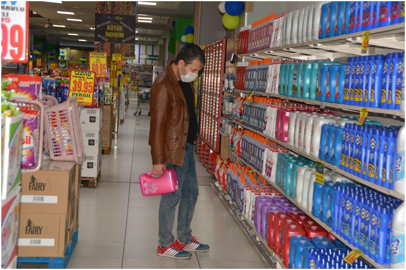 Market ve pazarlarda zorunlu hale getirilen maske takma uygulamasına geçildi